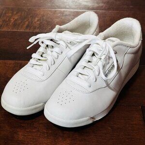 Reebok Women's White Reebok Shoes Size 8.5 - Classic Look